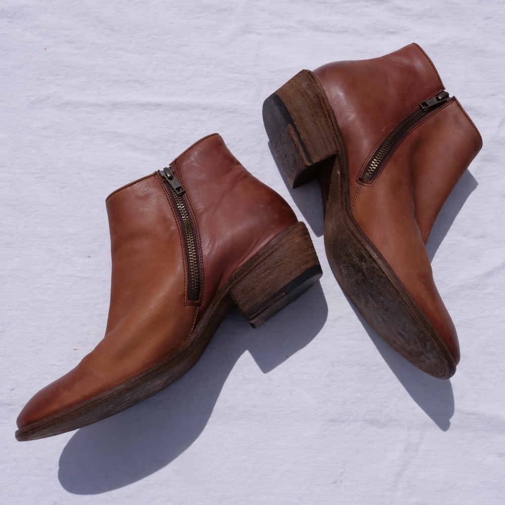 Modern Frye fawn brown leather Caron‎ Piping booties - Picture 2 of 8